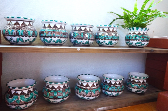 食器にもなる陶器製プランター 6種類   マヨリカ焼き  イタリア陶器　鉢カバー 花瓶 ポット 1枚目の画像