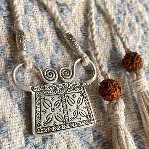 モン族“スピリットロック”×カレンシルバーヘンプマクラメネックレス②