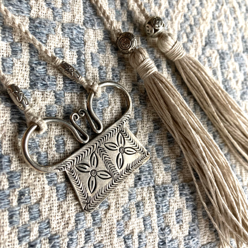 モン族ペンダントトップスピリットロックタイシルバー山岳民族アムレット