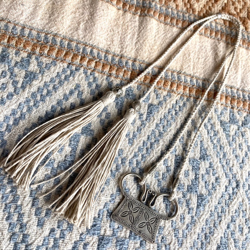 モン族“スピリットロック”×カレンシルバーヘンプマクラメネックレス①