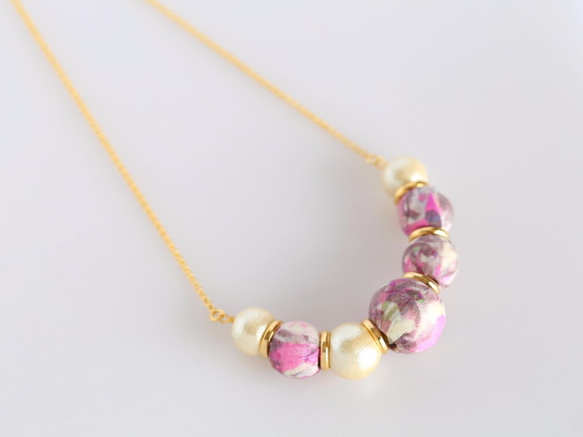 布珍珠和棉花珍珠項鍊&lt;自由織物·珊紫色系統&gt; 第4張的照片