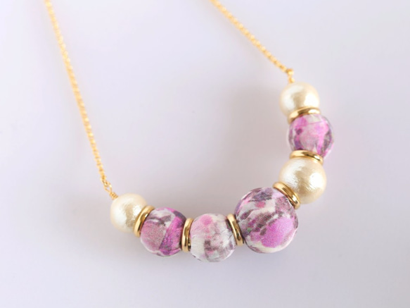 布珍珠和棉花珍珠項鍊&lt;自由織物·珊紫色系統&gt; 第1張的照片