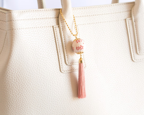 SOLD◆ ハンドメイド タッセル バッグ チャーム ピンク 猫 月 革タグ 糸 SOLD◇ ハンドメイド タッセル バッグ チャーム ピンク 猫 月 革タグ 糸