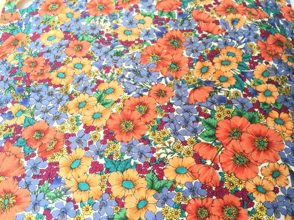 布珠とタッセルの簪　＜Liberty fabric・Gloria Flowers ×オレンジ ＞ 5枚目の画像