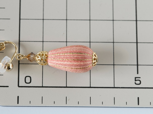 [允許佩戴耳環] 糸玉出品的彩色搖擺耳環&lt;Anzu&gt; 第3張的照片