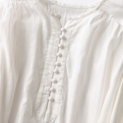 精緻刺繡純棉面料 微透 包扣 肩部抽褶上衣 做工複雜 高品質 200803-2 第3張的照片