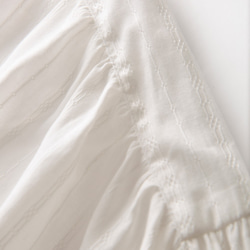 精緻刺繡純棉面料 微透 包扣 肩部抽褶上衣 做工複雜 高品質 200803-2 第6張的照片