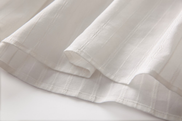 精緻刺繡純棉面料 微透 包扣 肩部抽褶上衣 做工複雜 高品質 200803-2 第8張的照片