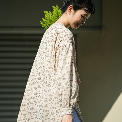 楽天市場】ギャザーブラウス（柄花・植物）の通販