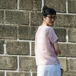 您絕對會想要多買幾件！精緻簡約的亞麻襯衫。短袖T卹。 13種顏色可選。產品代碼：210406 第6張的照片