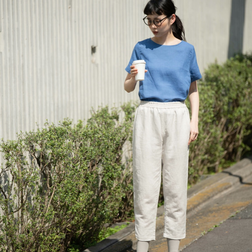脚のラインを拾わない細見えテーパード リネンパンツ 九分丈パンツ