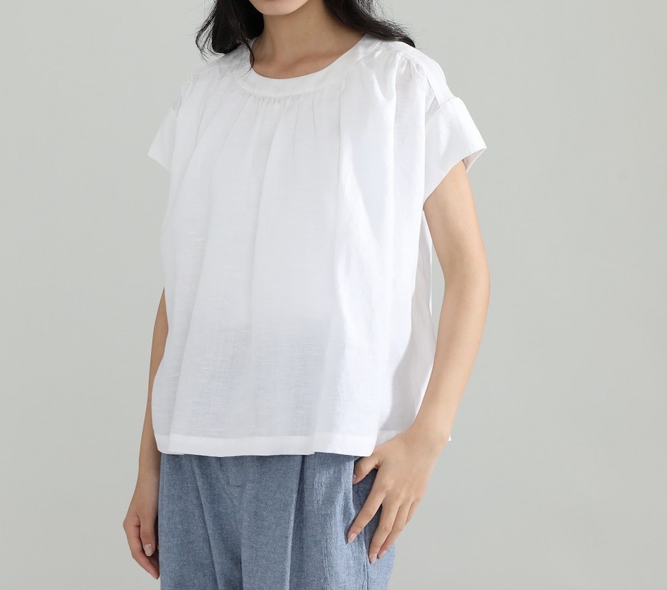 何気ないけれど可愛いデザインが、人気の秘訣　フレンチリネンブラウス　半袖210704-1