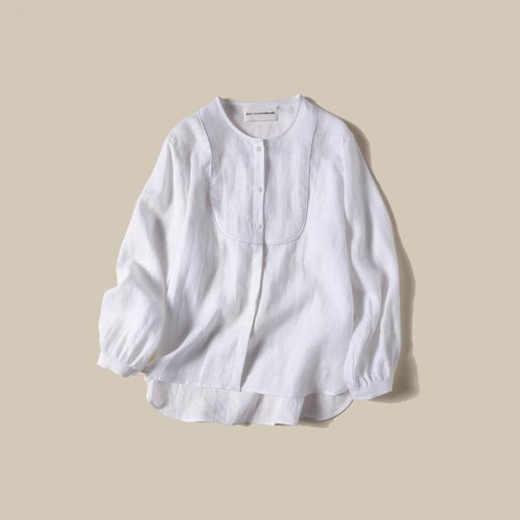 Botham 襯衫式襯衫，白色 210806-1，以其質感和輪廓打造時尚秋季造型。 第1張的照片