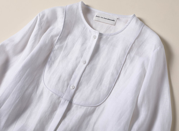 Botham 襯衫式襯衫，白色 210806-1，以其質感和輪廓打造時尚秋季造型。 第2張的照片