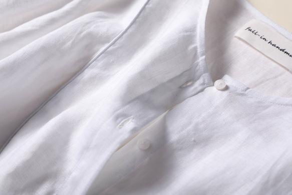 Botham 襯衫式襯衫，白色 210806-1，以其質感和輪廓打造時尚秋季造型。 第5張的照片