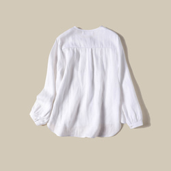 Botham 襯衫式襯衫，白色 210806-1，以其質感和輪廓打造時尚秋季造型。 第8張的照片
