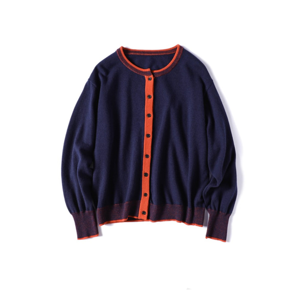 ★現貨★ 只需隨意披上，即可打造明亮歡快的造型。 100%羊毛開襟衫。同色系開襟衫 210901-1 第1張的照片