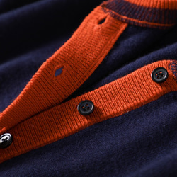 ★現貨★ 只需隨意披上，即可打造明亮歡快的造型。 100%羊毛開襟衫。同色系開襟衫 210901-1 第4張的照片