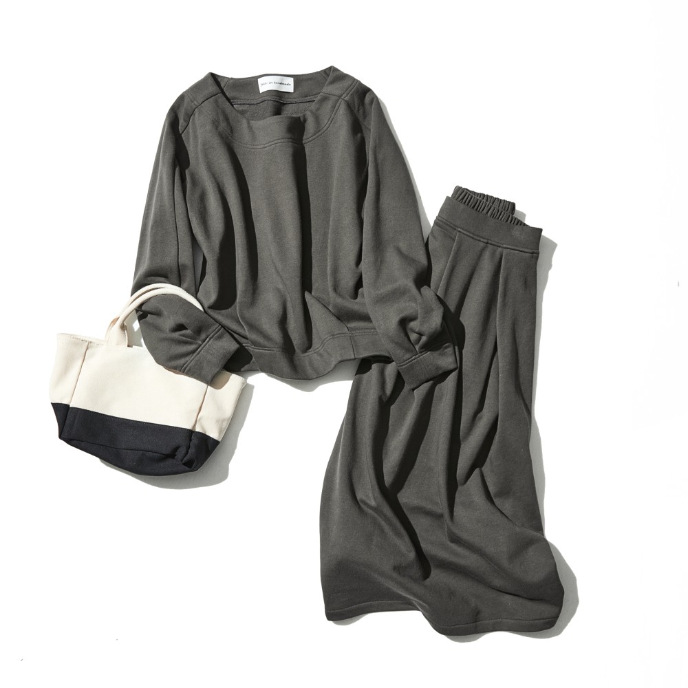 気楽に着れるスウェット＋スカート　お得な二点セット　チャコールグレー　905-2 906-2