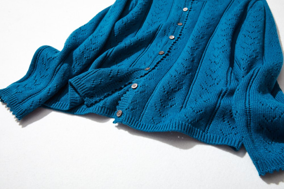 表情豊かなウールカーディガン手編みアラン模様と透かし模様のカーディガン　孔雀青　211201-1 3枚目の画像