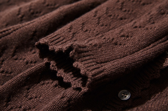 表情豊かなウールカーディガン　手編みアラン模様と透かし模様のカーディガン　コーヒー色　211201-3 6枚目の画像