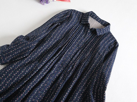 f206（再販）　綿麻生地シャツ　ロングシャツ　レース裾　花柄プリント 2枚目の画像