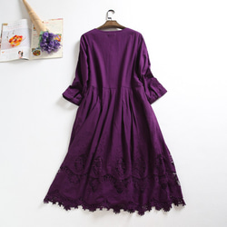 f70610（再販4）コットン生地　刺繍裾ワンピース　裏地付き　紫 5枚目の画像