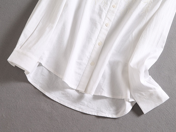 f010201 刺繍入り　シンプルで着回しやすい　長袖　シャツ　コットン　ホワイト 3枚目の画像