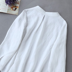 今頼れる「私の新定番」洗練スキッパーシャツで　Vネック　長袖　リネンシャツ　ホワイト220401-1 4枚目の画像
