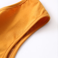 何枚持ってても役立つシンプルなタンクトップ　インナー　キャミソール　ホワイト200905-1 ウコン色200905-2 4枚目の画像