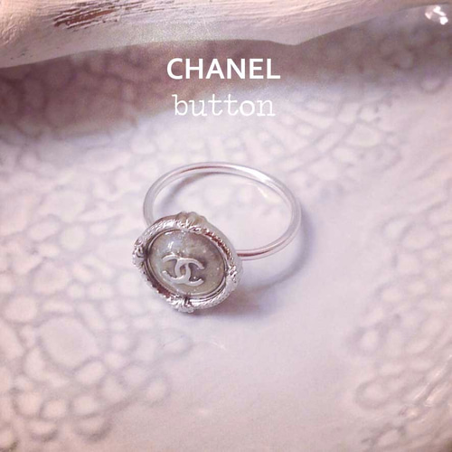 シャネルボタン　ハンドメイドリング CHANEL シャネル ボタンで作った リング 指輪 フリーサイズ 指輪