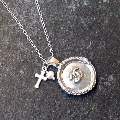 CHANEL ボタンで作った ネックレス クラッシク クロス シルバー