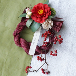 モダンお正月飾り＊真紅椿とサンキライ 3枚目の画像