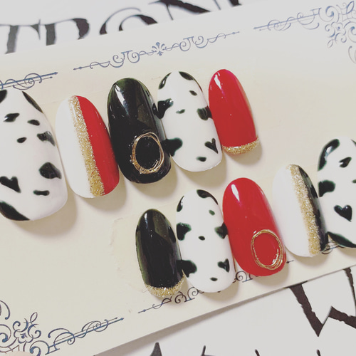 ネイルチップ ダルメシアン 黒 赤 ちゅるん カラー変更 オーダーネイル ネイルチップ ダルメシアン 黒 赤 ちゅるん カラー変更 オーダー