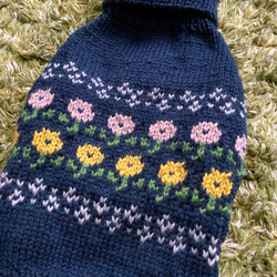北欧イメージ　高地のお花畑　ワンちゃんのセーター　Mサイズ相当 1枚目の画像