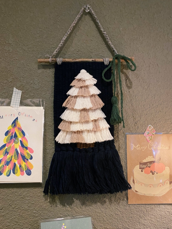 《クリスマスツリー②》手織物　毛糸　ユニーク　インテリア　weaving 壁掛け　小物　ハンギング 2枚目の画像