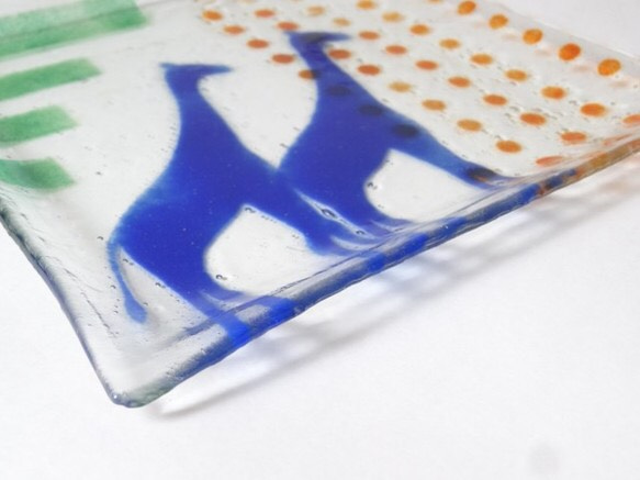 オーダー品 青いキリンのガラスプレート 4枚目の画像