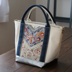 Embroidery decoration トートバッグ Msize キナリ×ネイビー×フェイクレザー（ショルダー付） 2枚目の画像