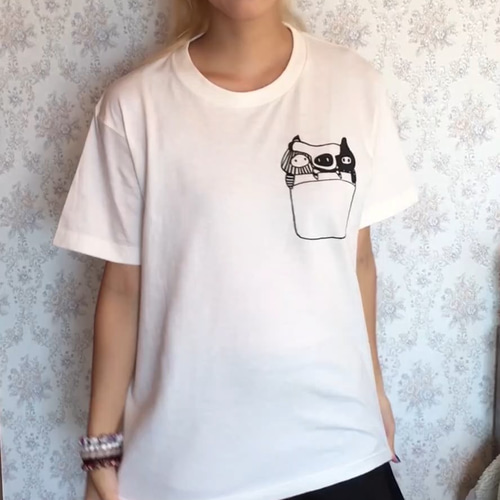 絵本キャラクターのTシャツ ポケットデザイン Selk'nams Pocket