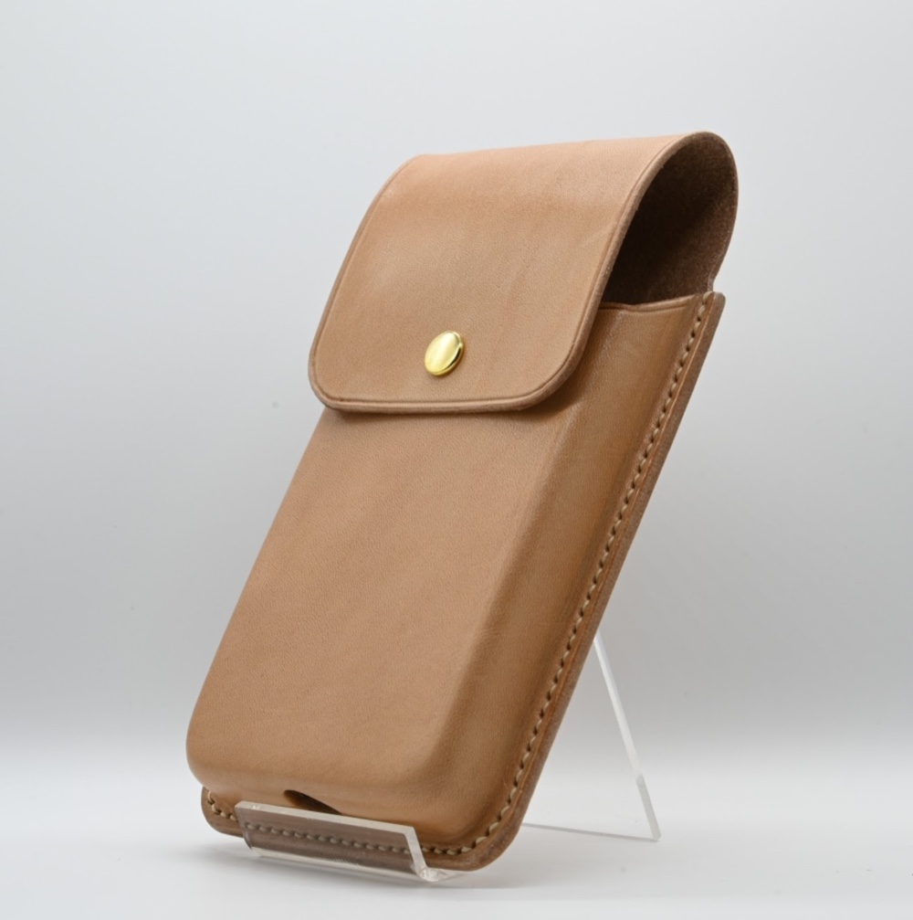 【送料無料】牛本革☆スマホポーチ　スマホケース　キャメル　ベージュ　サドルレザー