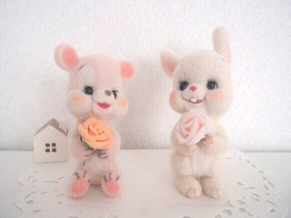 送料無料】うさぎとくま ハンドメイド羊毛フェルト 羊毛フェルト