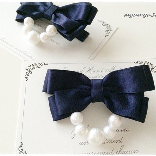 パールが揺れるネイビーリボンのヘアクリップ 雑貨・その他 myumyu104  