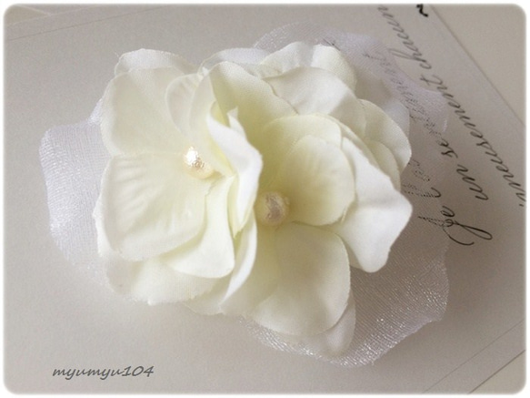 お花のプリンセス♡ホワイトの紫陽花とオーガンジーのヘアクリップ☆ベビーヘアクリップ 3枚目の画像