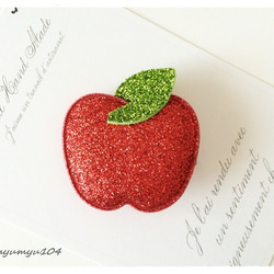 白雪姫の真っ赤なリンゴヘアクリップ　／　ベビーヘアクリップ　キッズヘアクリップ　滑り止め付き 2枚目の画像