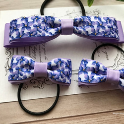 青×紫の花柄リボンの親子お揃いヘアアクセサリーセット　ツインヘアゴム 3枚目の画像