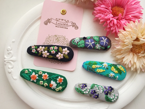 【送料無料】Creema限定　濃紺地に夜桜　刺繍ヘアピン:size 中 3枚目の画像