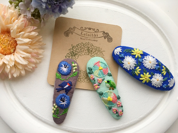 【送料無料】Creema限定　淡いミント色地に桃の花と鶯　刺繍ヘアピン:size 中 3枚目の画像