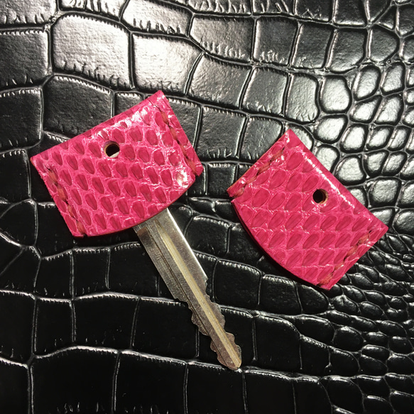 ピンクパイソン キーカバー キーケース SIXTEEN LEATHER 通販 12600154
