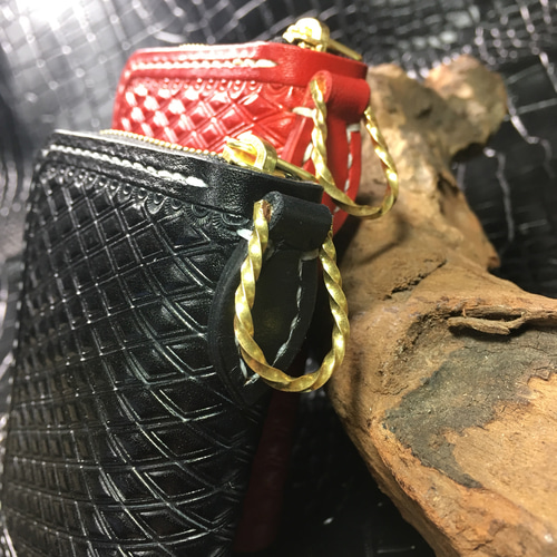 ハーフラウンドジップウォレット 二つ折り財布 SIXTEEN LEATHER