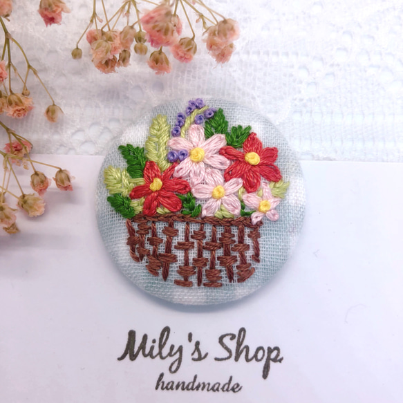 刺繍ブローチ（flower basket)ポインセチア【ブローチ/ヘアゴム】 1枚目の画像